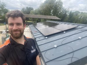 Standing Seam RETRO 25.554 Solar Installation