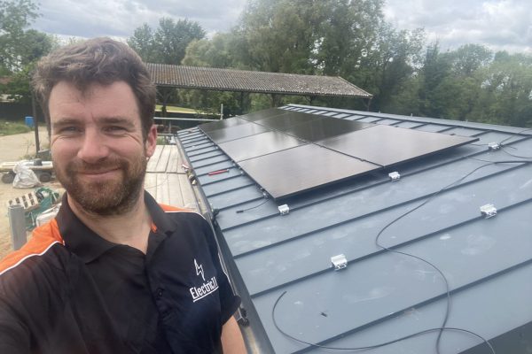 Standing Seam RETRO 25.554 Solar Installation