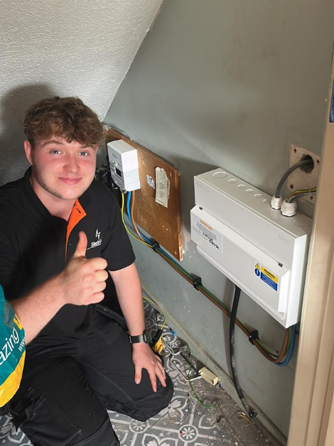 Ollie-Apprentice-at-Electric11